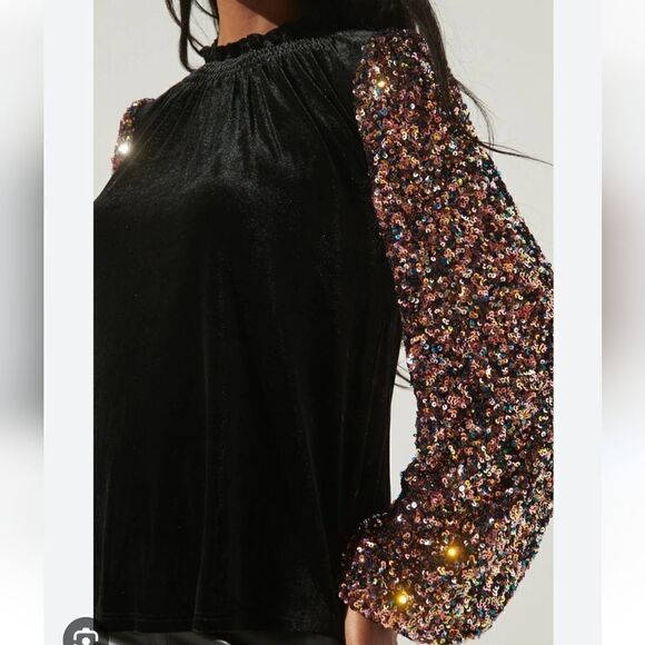 Sugarlips NWOT Michelle velvet and sequined pop sleeves mock neck blouse - Picture 3 of 16